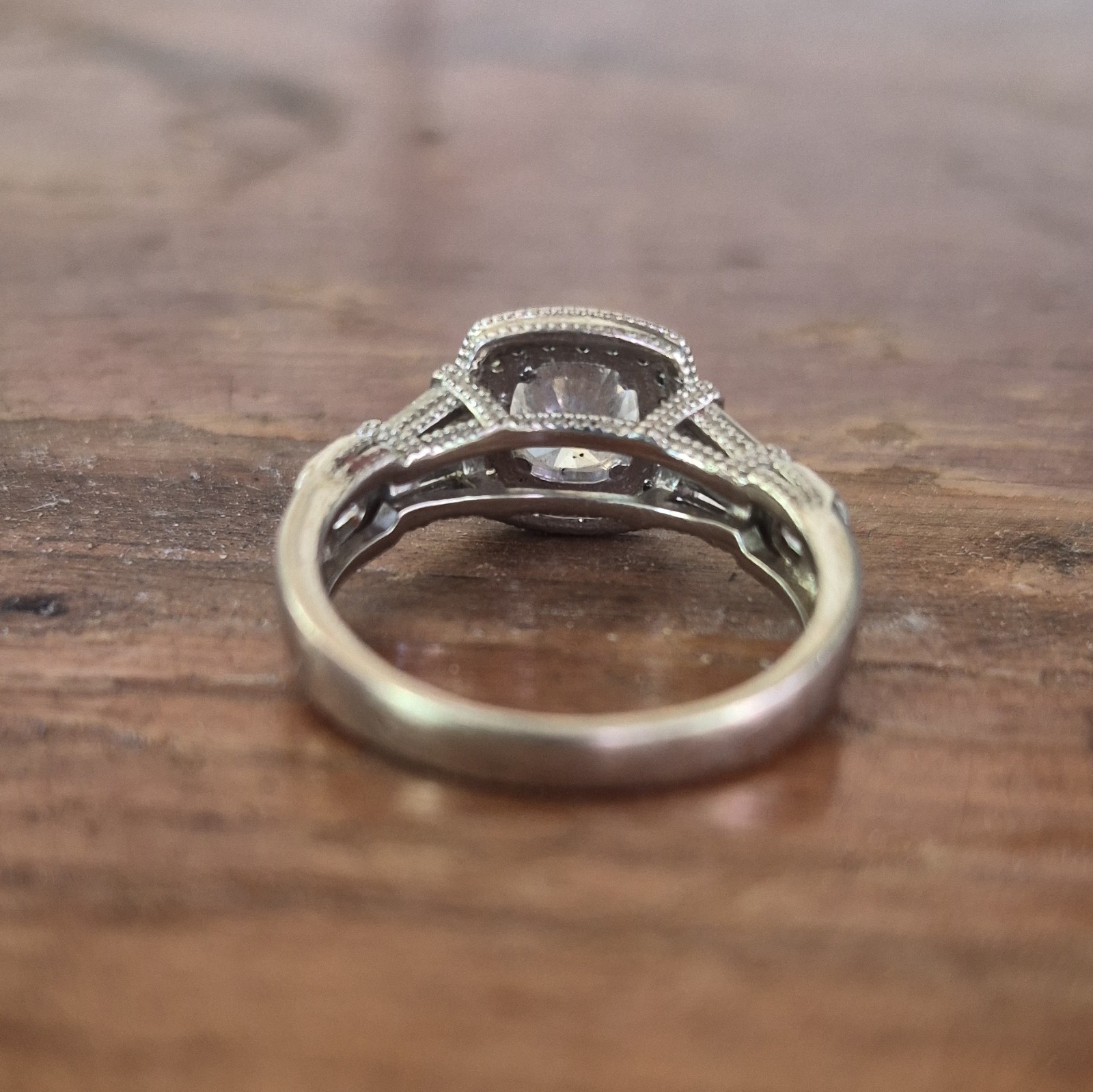 92.5% pure sterling silver cocktail ring manufactured by Bangkok Ratnaraj Jewele