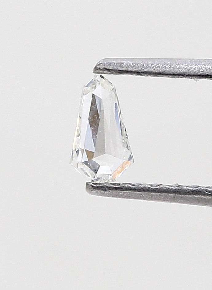 White Natural Diamond 0.09ct Shield Step cut Diamond White F/G -VS1 Clarity