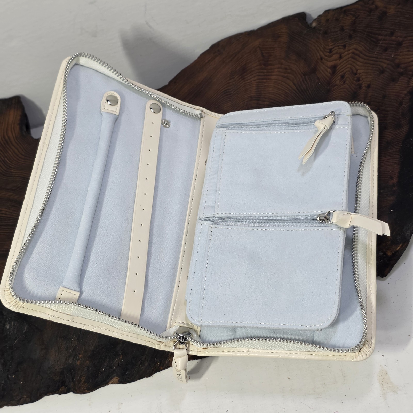 Kwiat Travel Jewelry Case White Zip Organizer Necklace Ring Earrings Leather