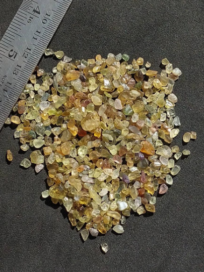 50 Piece Natural Chrysoberyl Raw Material Mix Chrysoberyl Rough 3 to 6 Mm