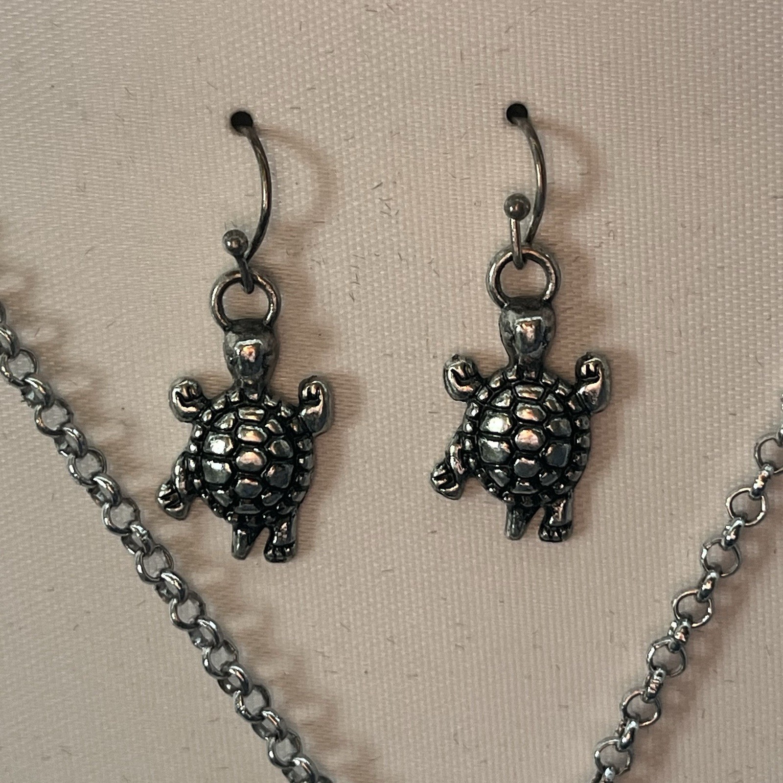Turtle Earrings And 18” Necklace Set Silver Tone Nature Inspired. NEW IN BOX