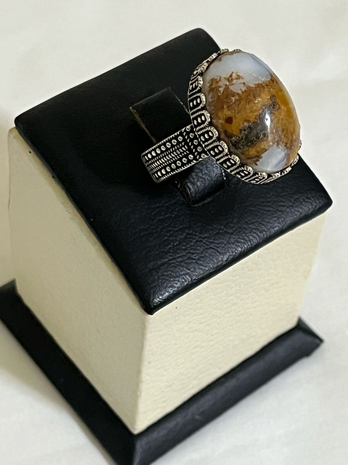 Modern Men Ring – 925 Silver with Real Yemeni Aqeeq – Handmade Traditional Gift