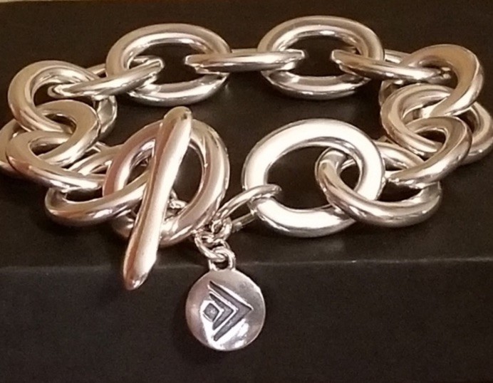 Silpada Sterling 925 Silver Oval Link Toggle Bracelet 8 in Now 200