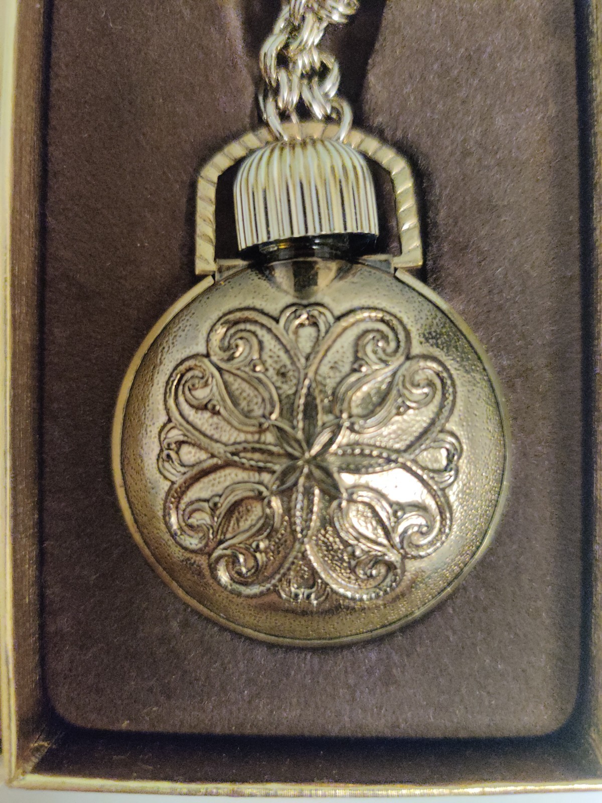 AVON MOONWIND ENAMEL POCKET WATCH 32 in NECKLACE PERFUME BOTTLE New w Box
