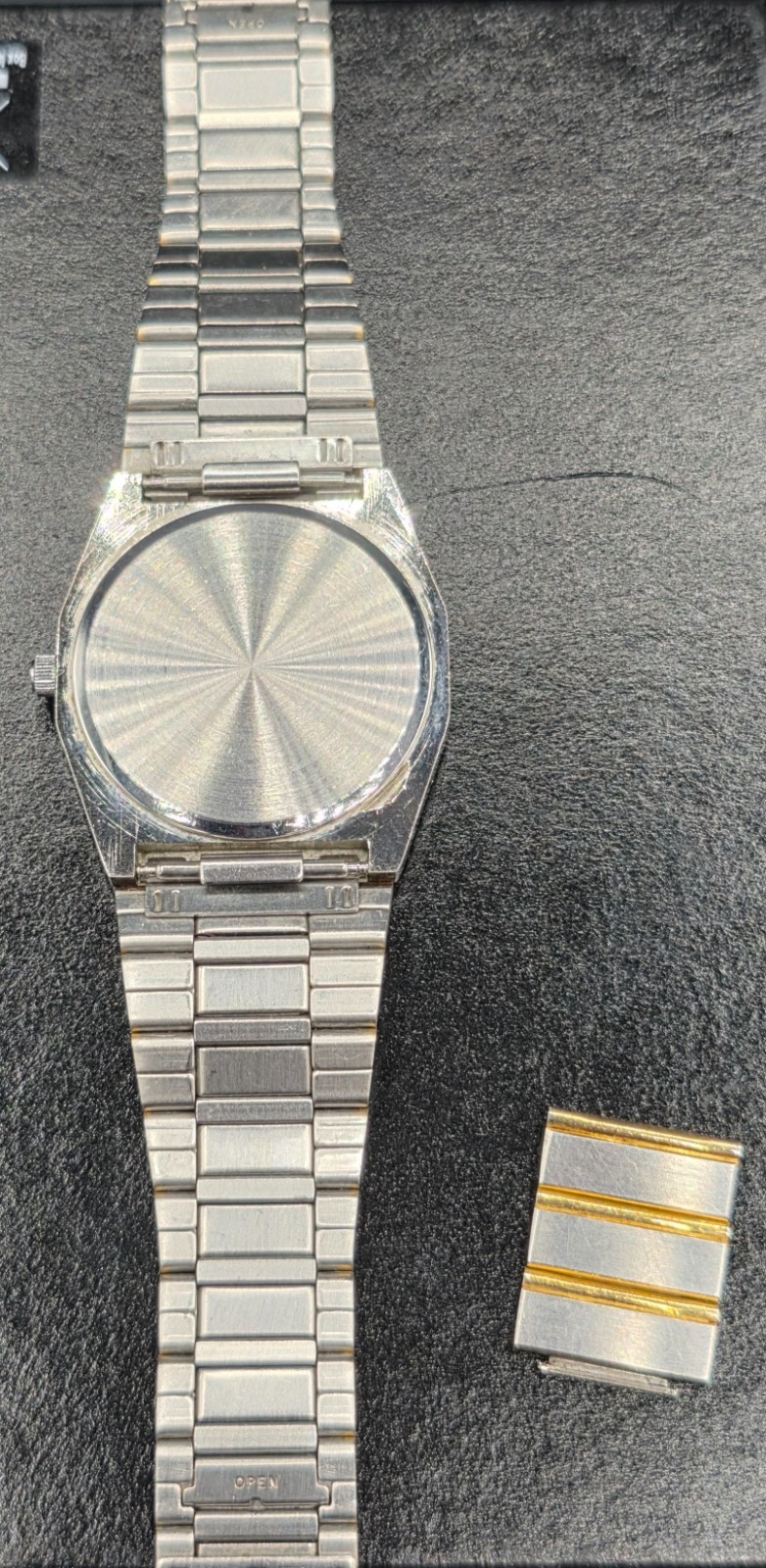 Concord Men’s Watch Vintage Swiss Quartz 18k Yellow Gold Bezel 32mm