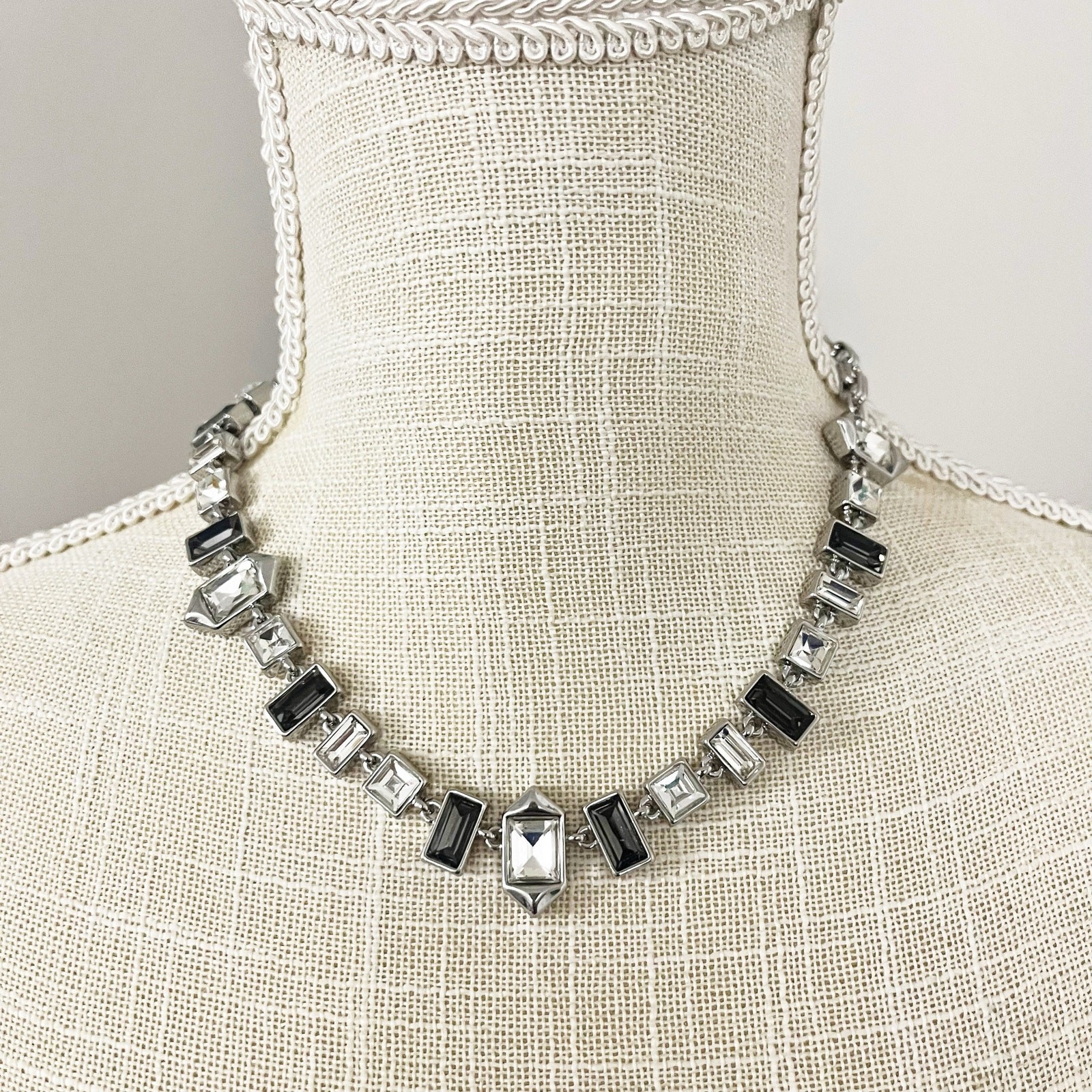 NEW White House Black Market WHBM Art Deco Black Crystal Statement Necklace