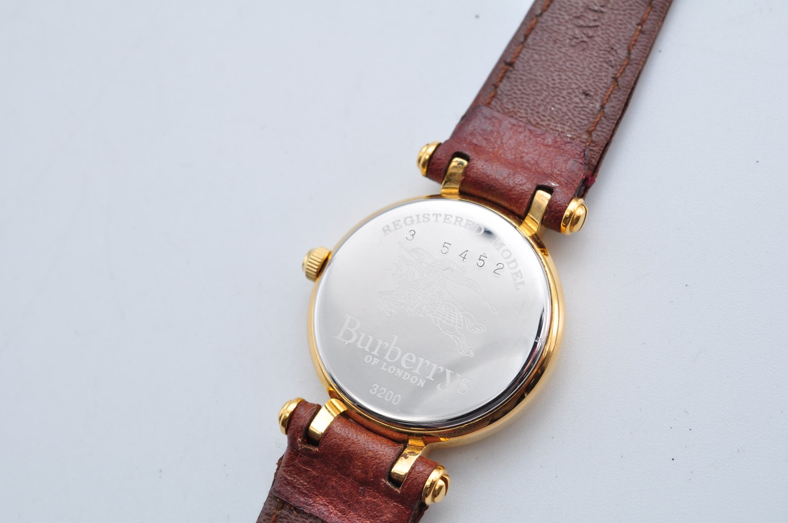 Burberrys OF LONDON 3200 Quartz Watch Analog Round Women w-1388