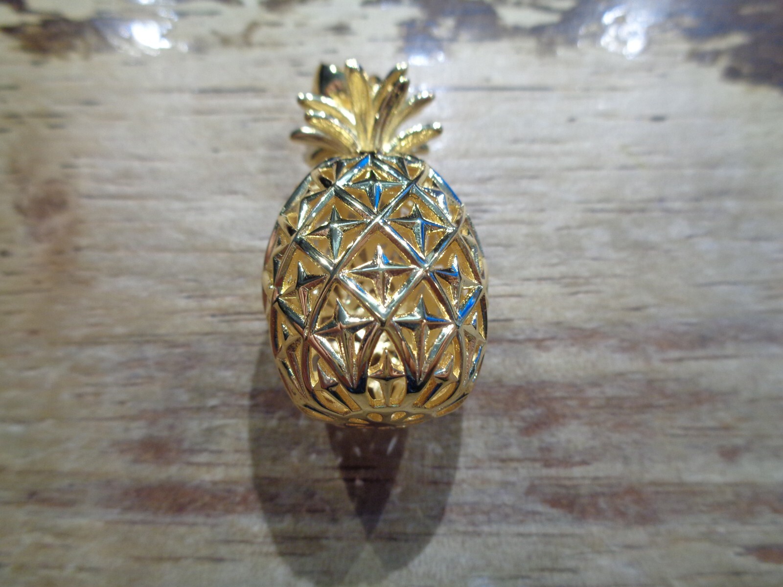 22.5MM HEAVY YG-PLATED 925 SILVER EXTRA-EXTRA LARGE HAWAIIAN PINEAPPLE PENDANT