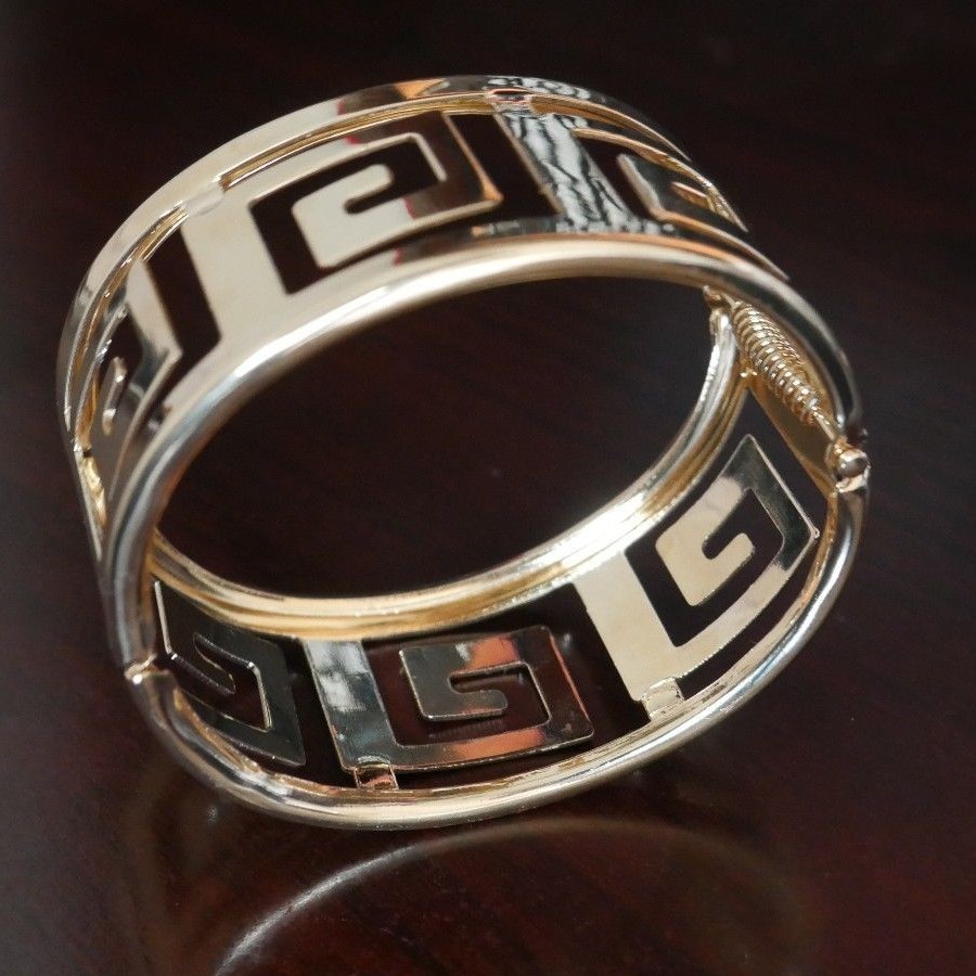 NEW Women’s Fashion Cuff Bracelet Bangle jewelry Greek Key 18K yellow GP