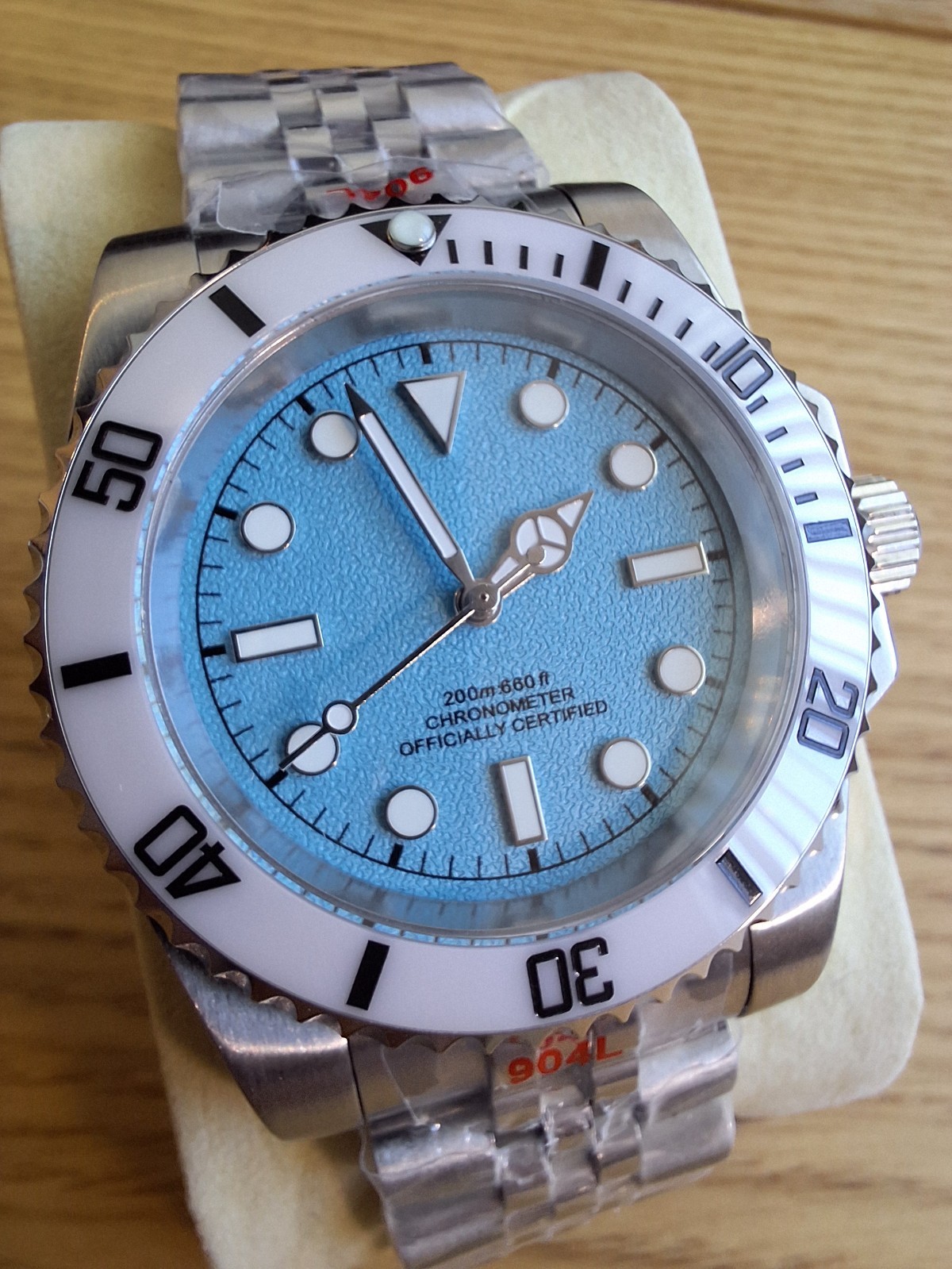 40mm Custom Glacier Blue Diver Watch – VH31, White Ceramic Bezel 904L Jubilee