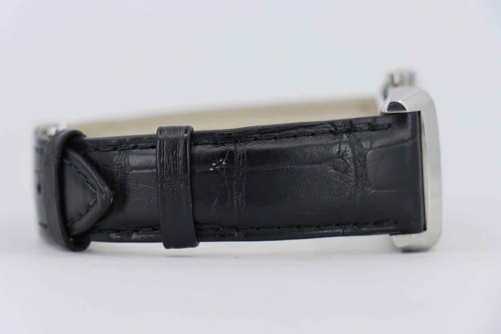 Jaeger-LeCoultre Reverso Grande Taille 270.8.62 Silver Dial Leather Strap 26mm