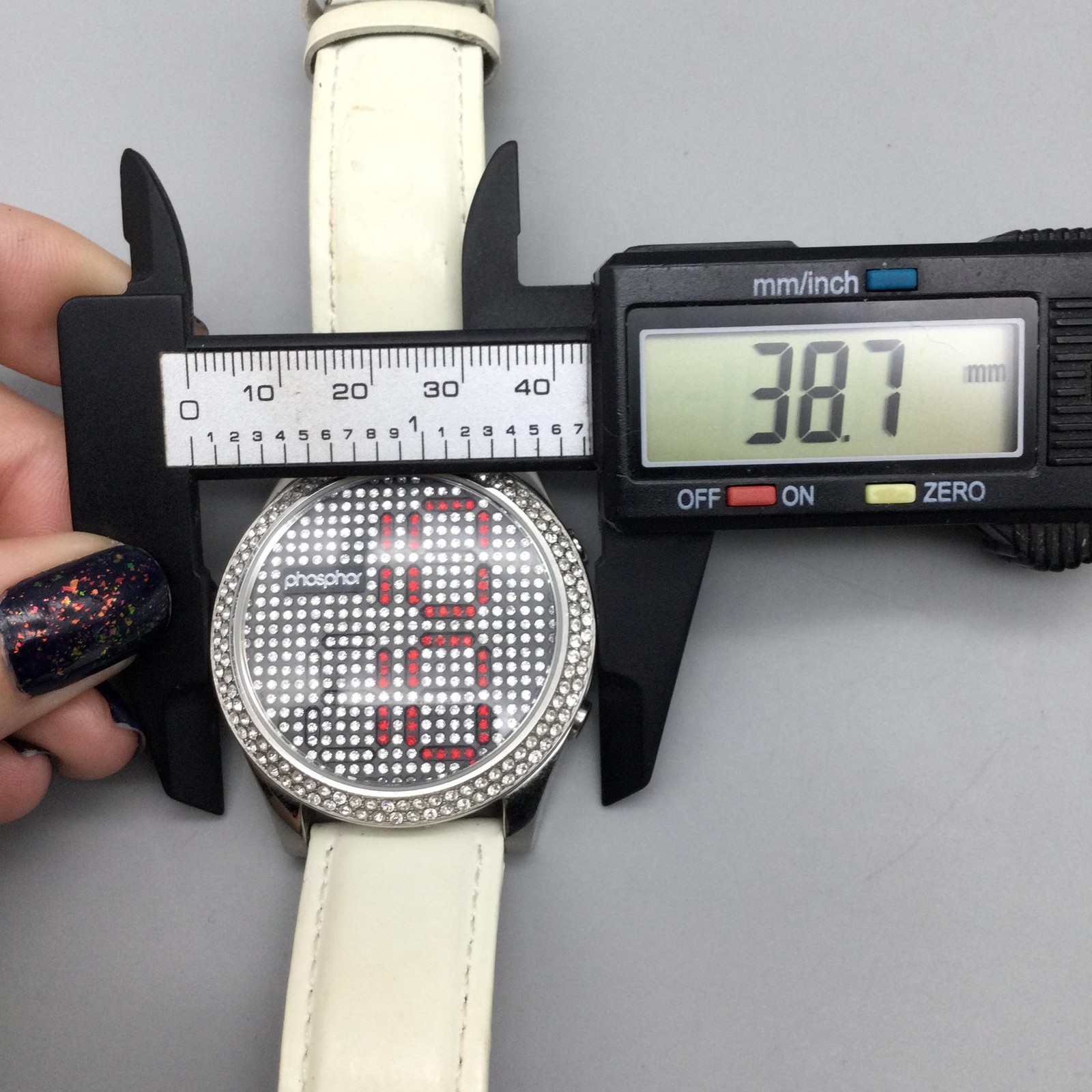 Phosphor Reveal Womens Watch 39mm Crystals LED Digital White Leather New Battery