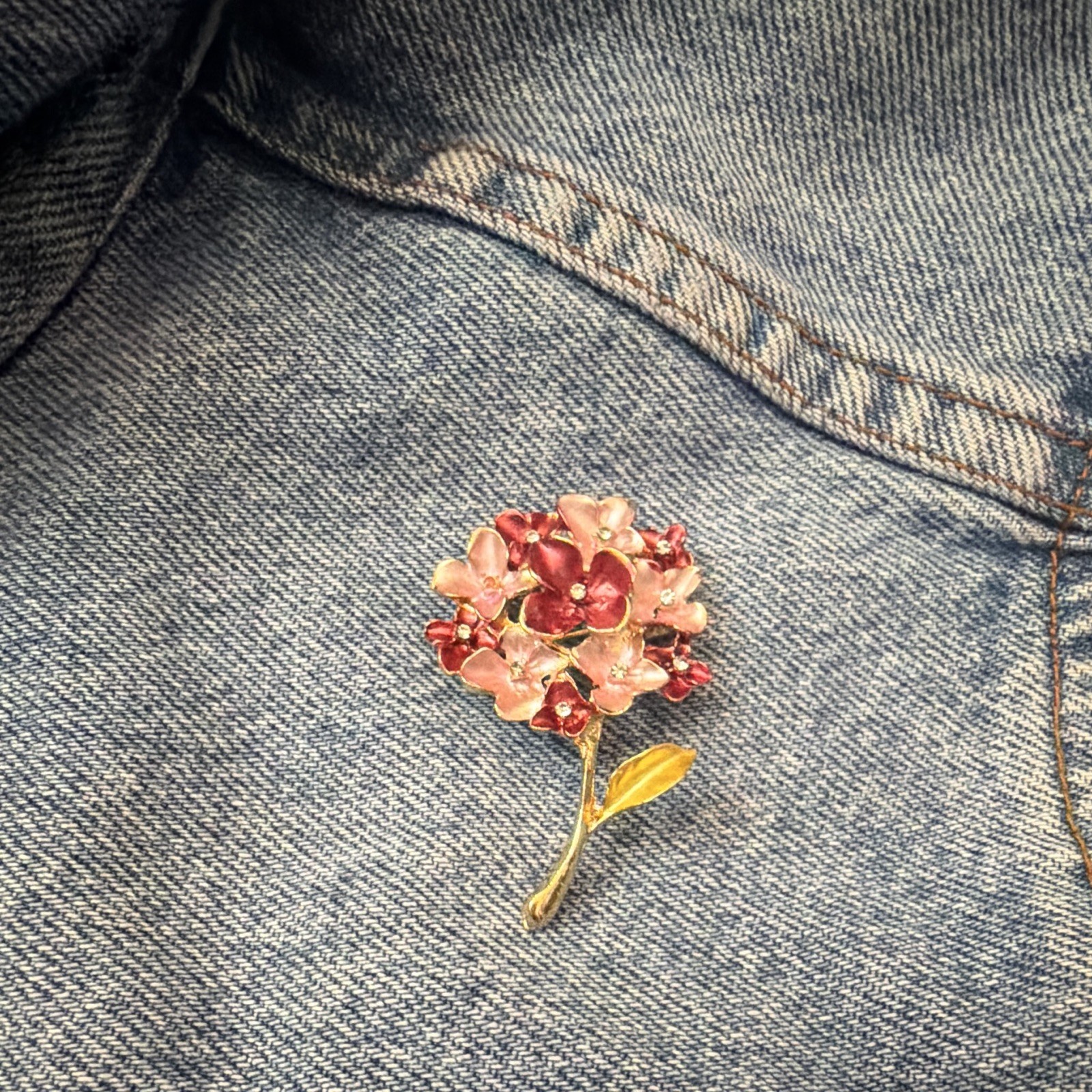 Gold Tone Pink Enamel Flower Floral Brooch Pin – Flowers & Plants Theme