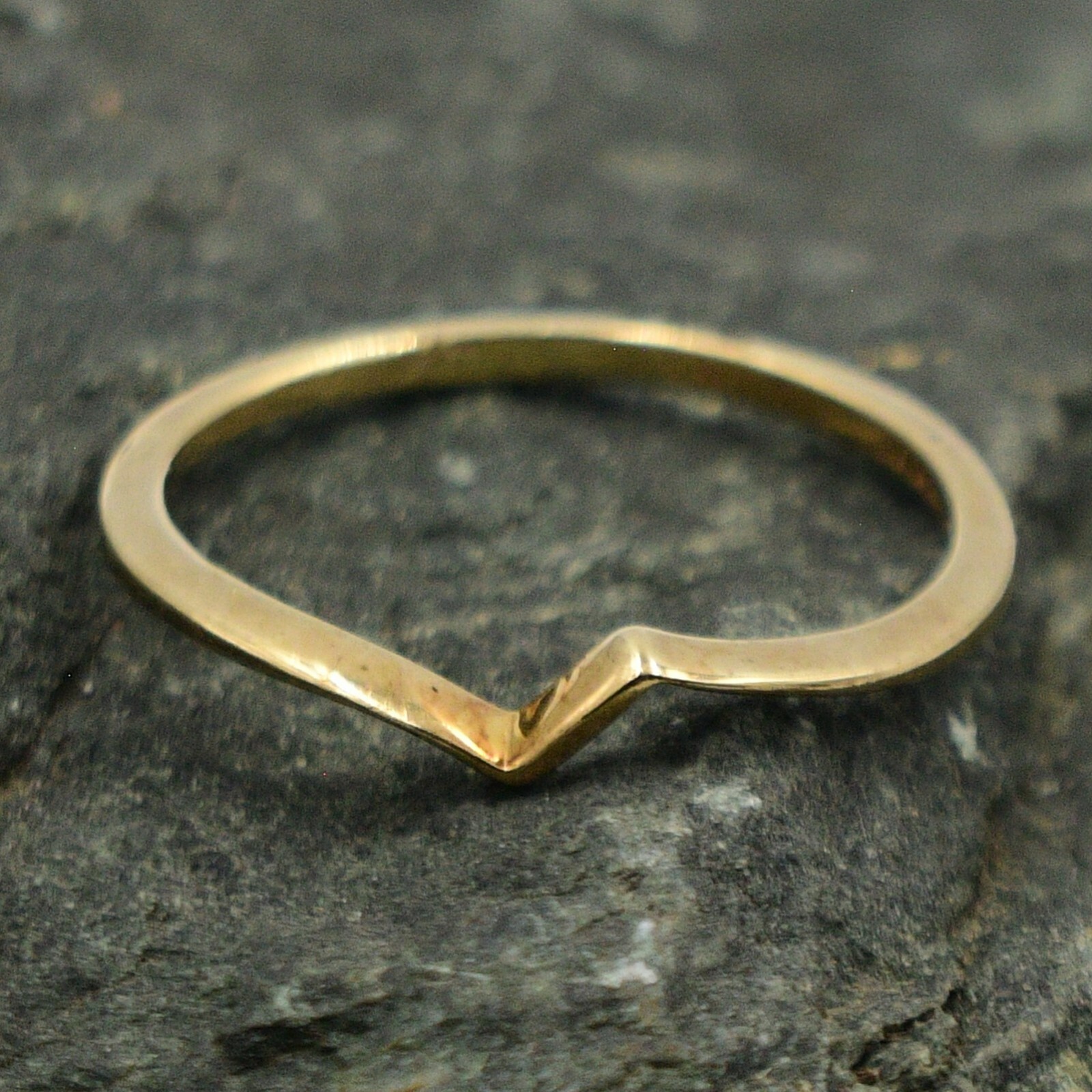 10k Yellow Gold Estate Chevron/Contour Enhancer Band/Ring Size 5.75
