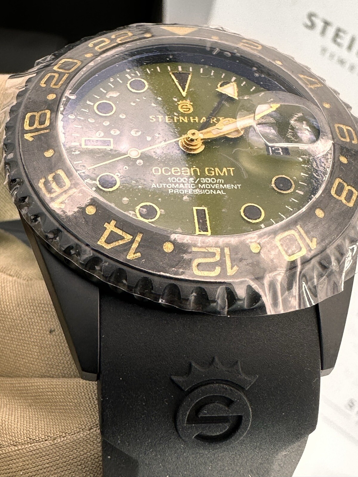 Steinhart Ocean One GMT Military Ceramic Bezel 300M 42MM Limited Edition 2xStrap