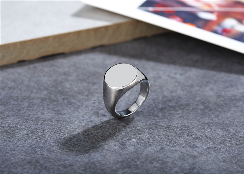Men Women Gold Stainless Steel Round Signet Ring Band Wedding Jewelry Size 6-12
