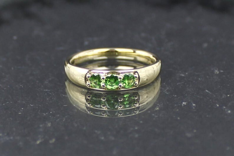 Tsavorite Gold Ring in 375 Yellow Gold, 9 Carat, Tsavo, Kenya