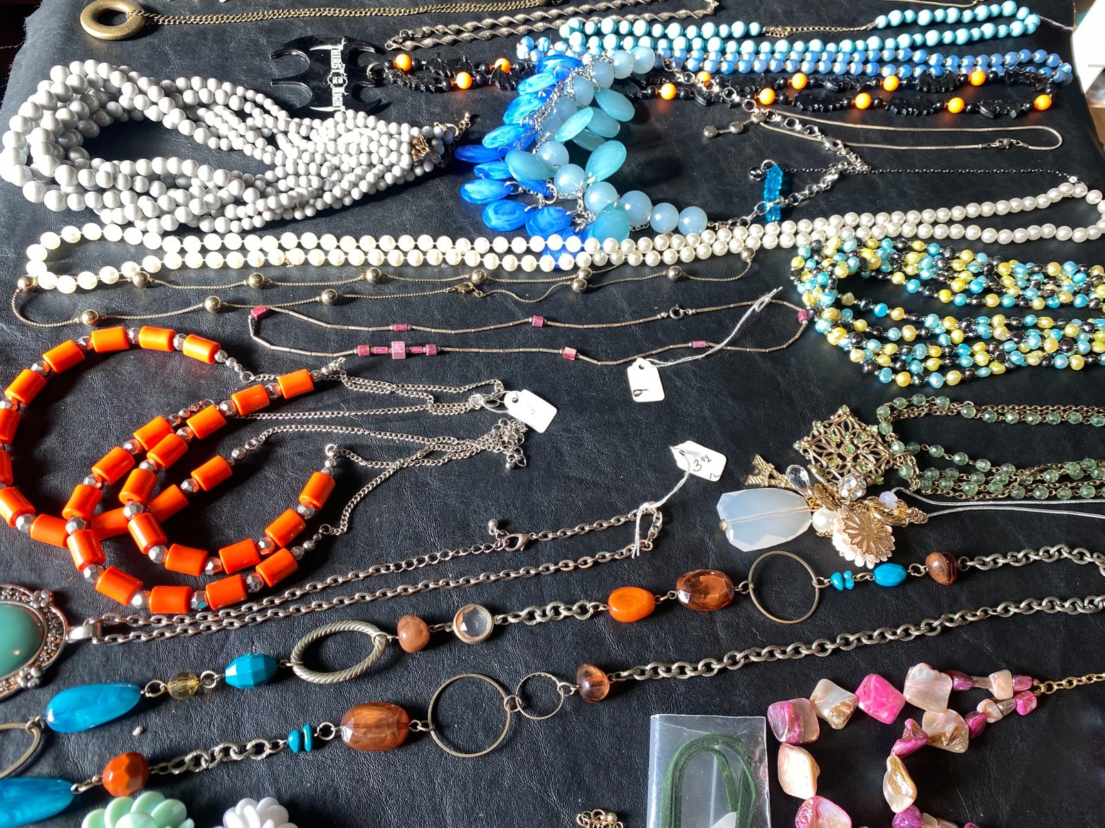huge lot necklaces jewelry 50+ necklace beaded chain pendant etc. collection N2