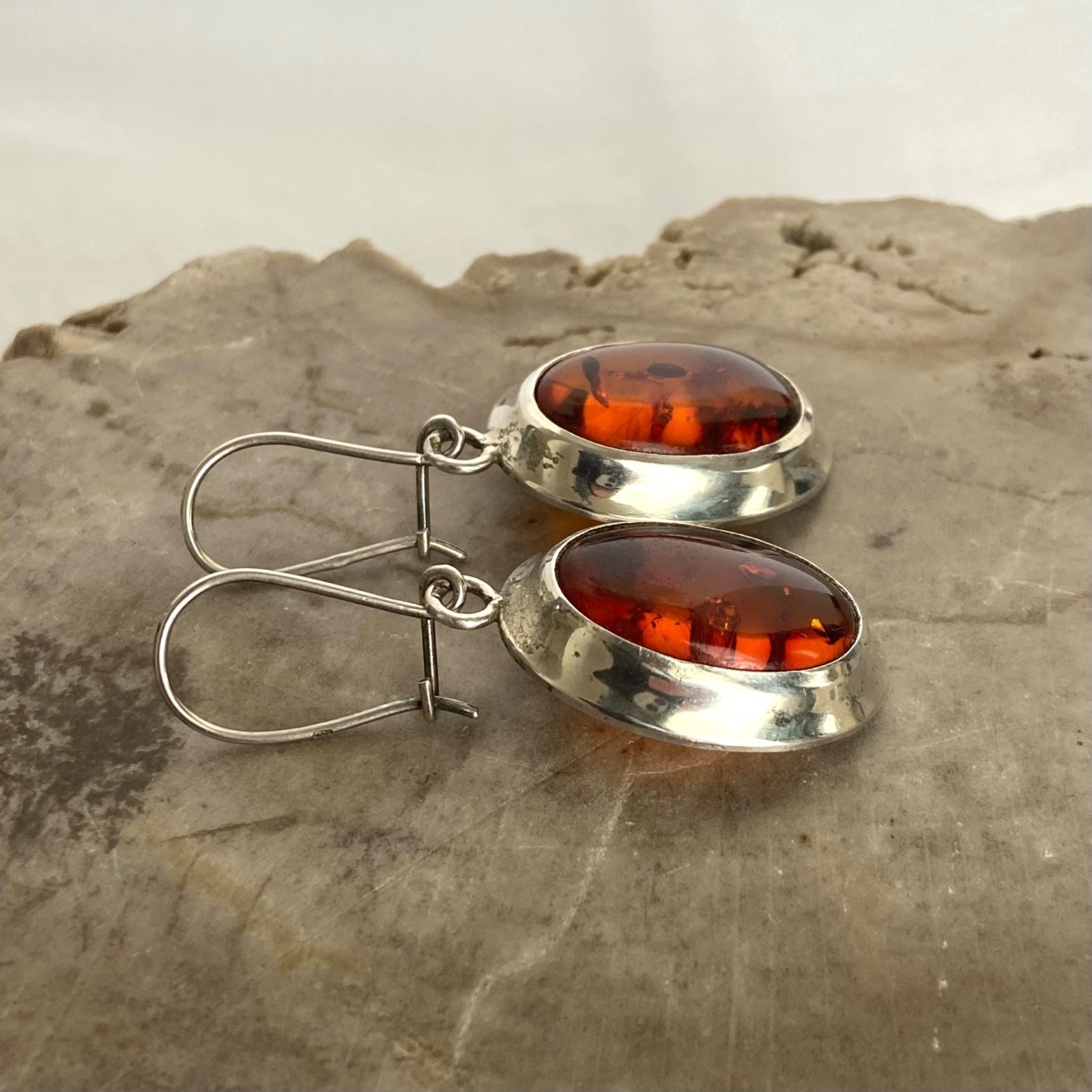 VTG Sterling Silver 925 Oval Baltic Amber Dangle Drop Kidney Wire Earrings