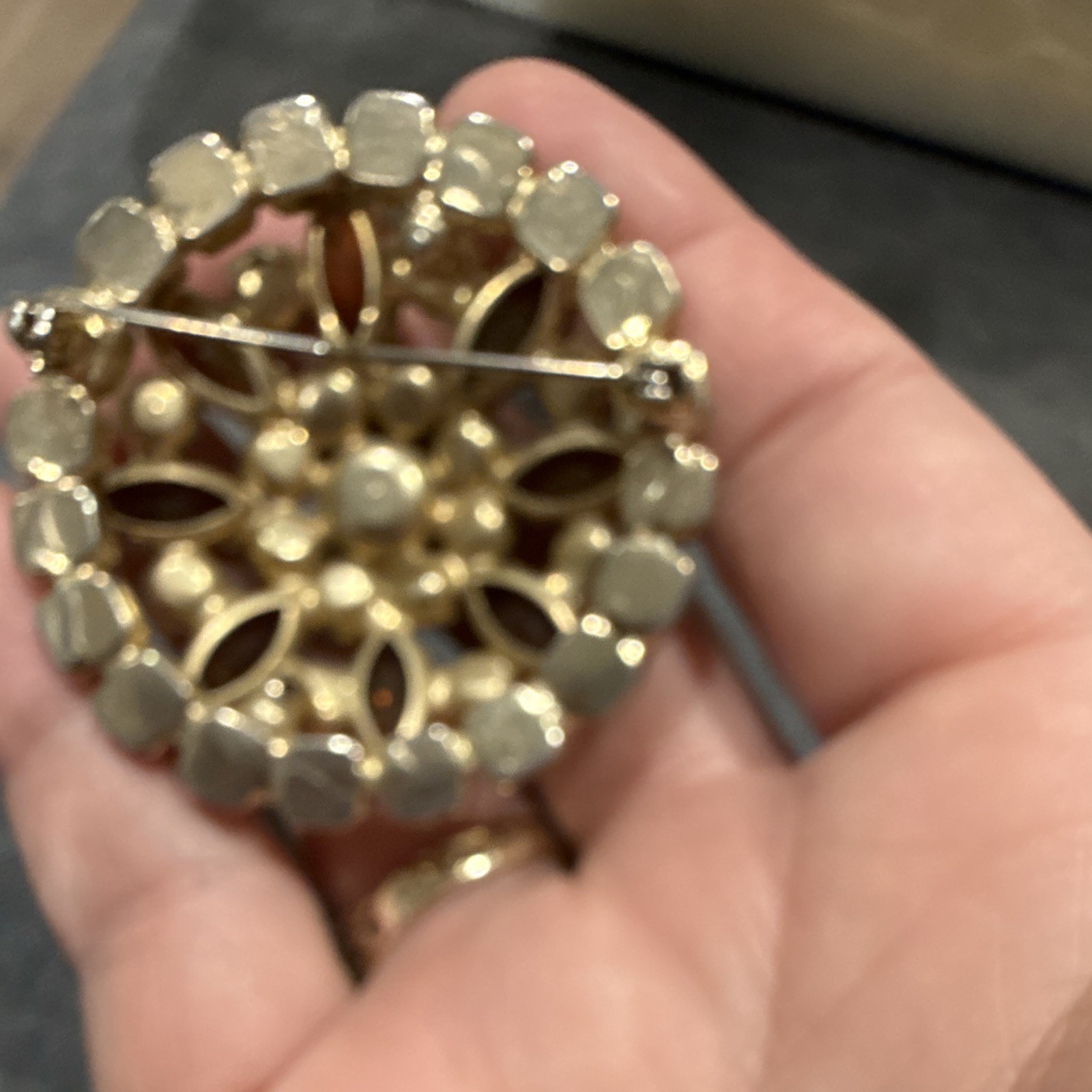 Gold Tone Metal Round Amber Brown Crystal Rhinestone Cluster Brooch Pin