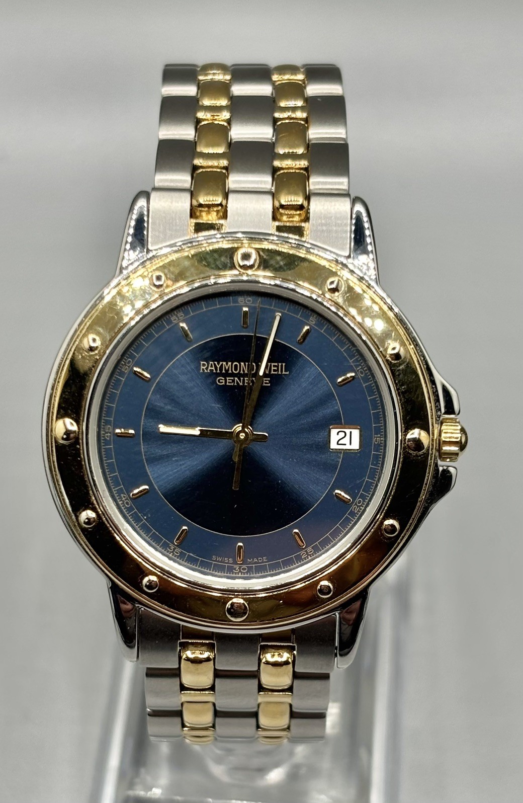 Raymond Weil Tango 5560 – 35mm – Blue Dial – Part 18k Gold Plated 5560-STP-50001