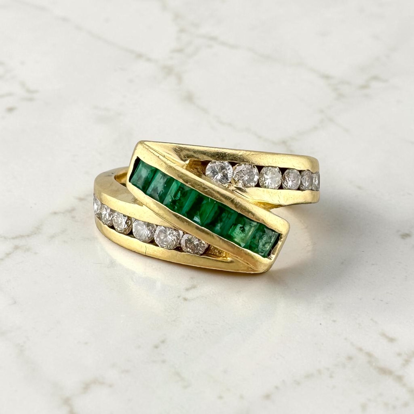 Vintage 90s 14K Yellow Gold 0.50ctw Emerald & 0.64ctw Diamond Bypass Ring 6.96g