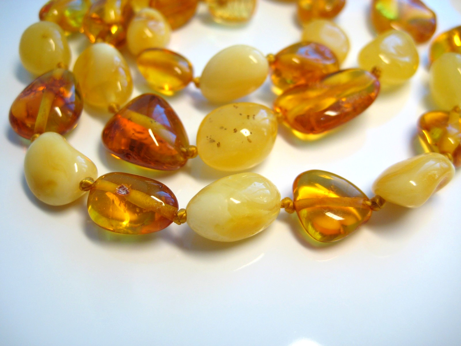 Genuine Yellow Honey Amber Baltic Amber Necklace 12 gr. 20 inches !!!