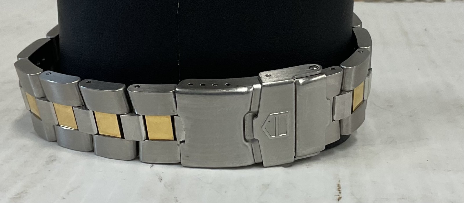 Tag Heuer Professional 2000