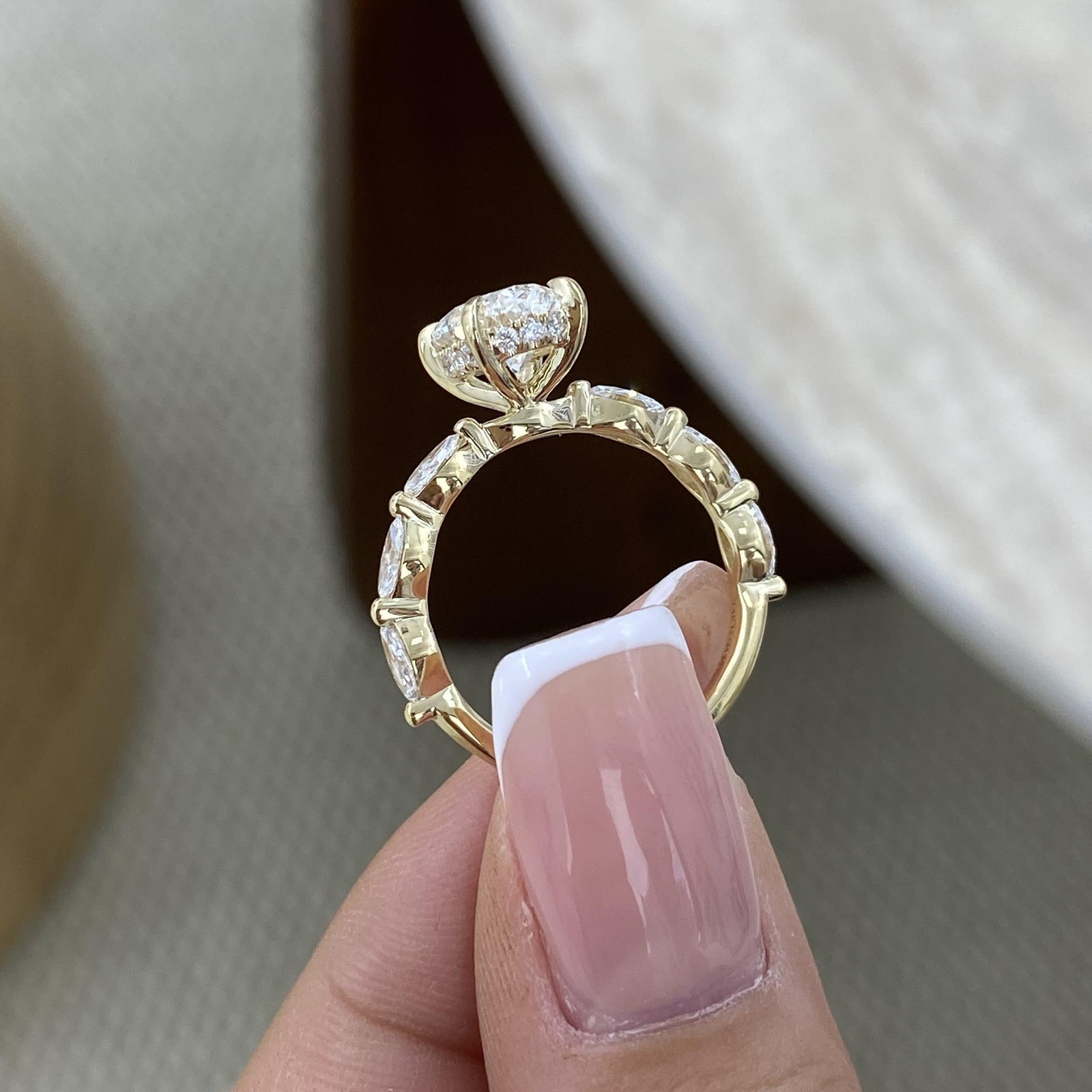 Engagement Ring Yellow Gold 2.8ct IGI Certified E/VVS2 Oval Lab Created Diamond