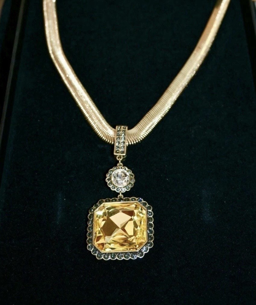 Heidi Daus Breakfast at Heidi’s Jonquil Canary Crystal Enhancer Necklace NIB