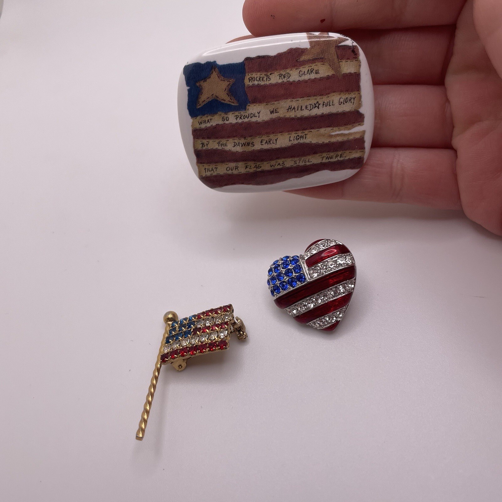 Lot Of 3 Vintage – Modern Brooch Pins – American Patriotic Patriot Flags / Heart