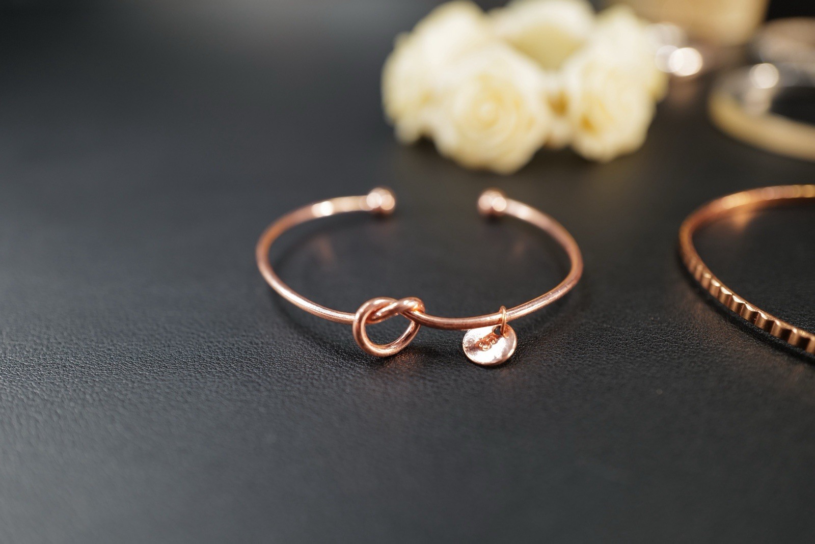 10 Pc Bracelet Rose Gold Tone, Cream White Floral Mix Styles Bangles K35