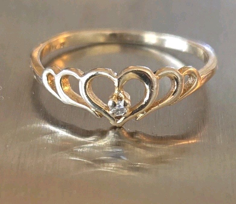 VTG Solid 14K Gold Diamond Ring Size 5.5 Heart Love Symbol Promise 1.1 Gram
