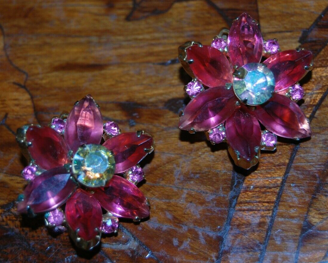 ELEGANT VTG JULIANA COUTURE PINK MARQUIS CRYSTALS OPEN BACK GOLDEN CLIP EARRINGS