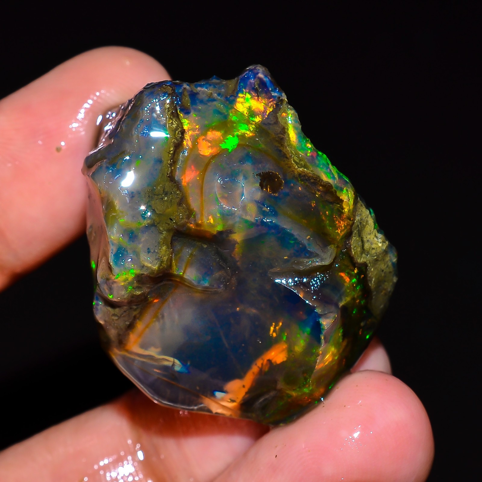 61 Ct. Natural Welo Fire Ethiopian Opal Oil Rough Loose Gemstone 32X26X18 mm