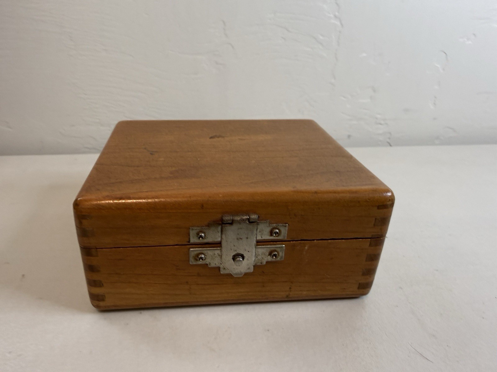Vintage Wooden Jewelry Box Velvet Lined Tray Ledge Watch Valet Finger Joint Case