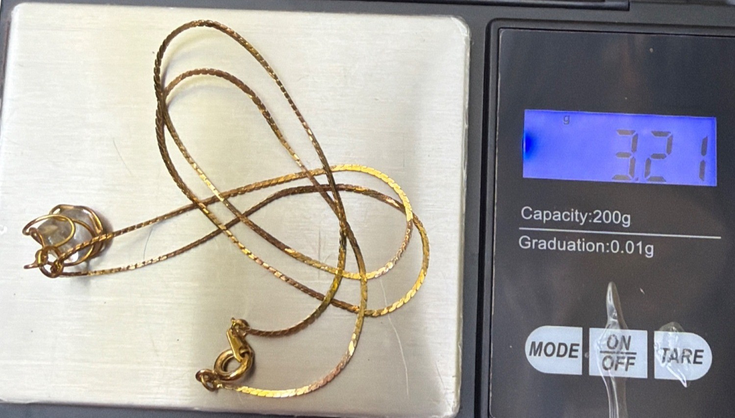Vintage Gold Tone Pendant Necklace Clear Glass Wire Wrapped Pendant 18″ Estate
