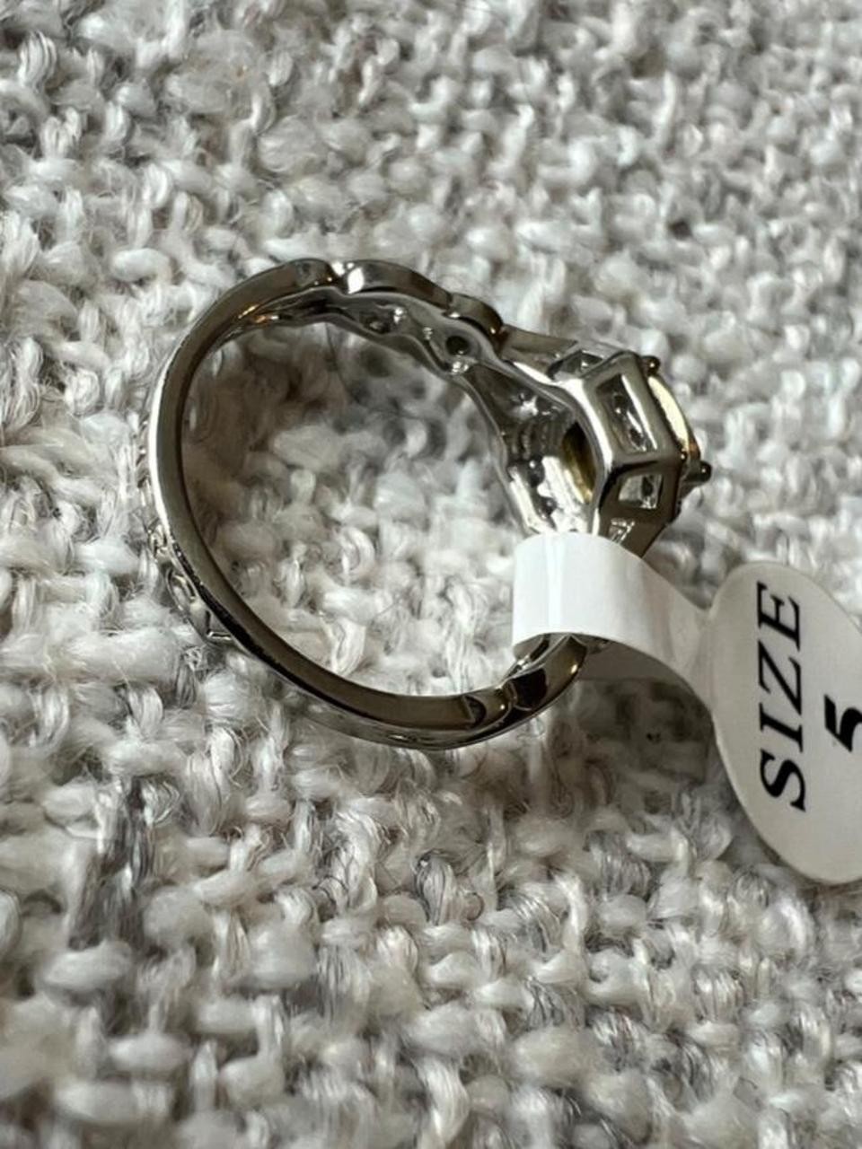 Women’s Silver Tone Cocktail Ring