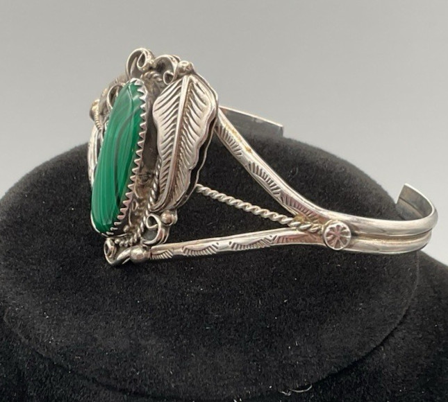 Native American Cuff Bracelet Silver Tone Malachite Stone 6″ Wrist 14.9g NICE