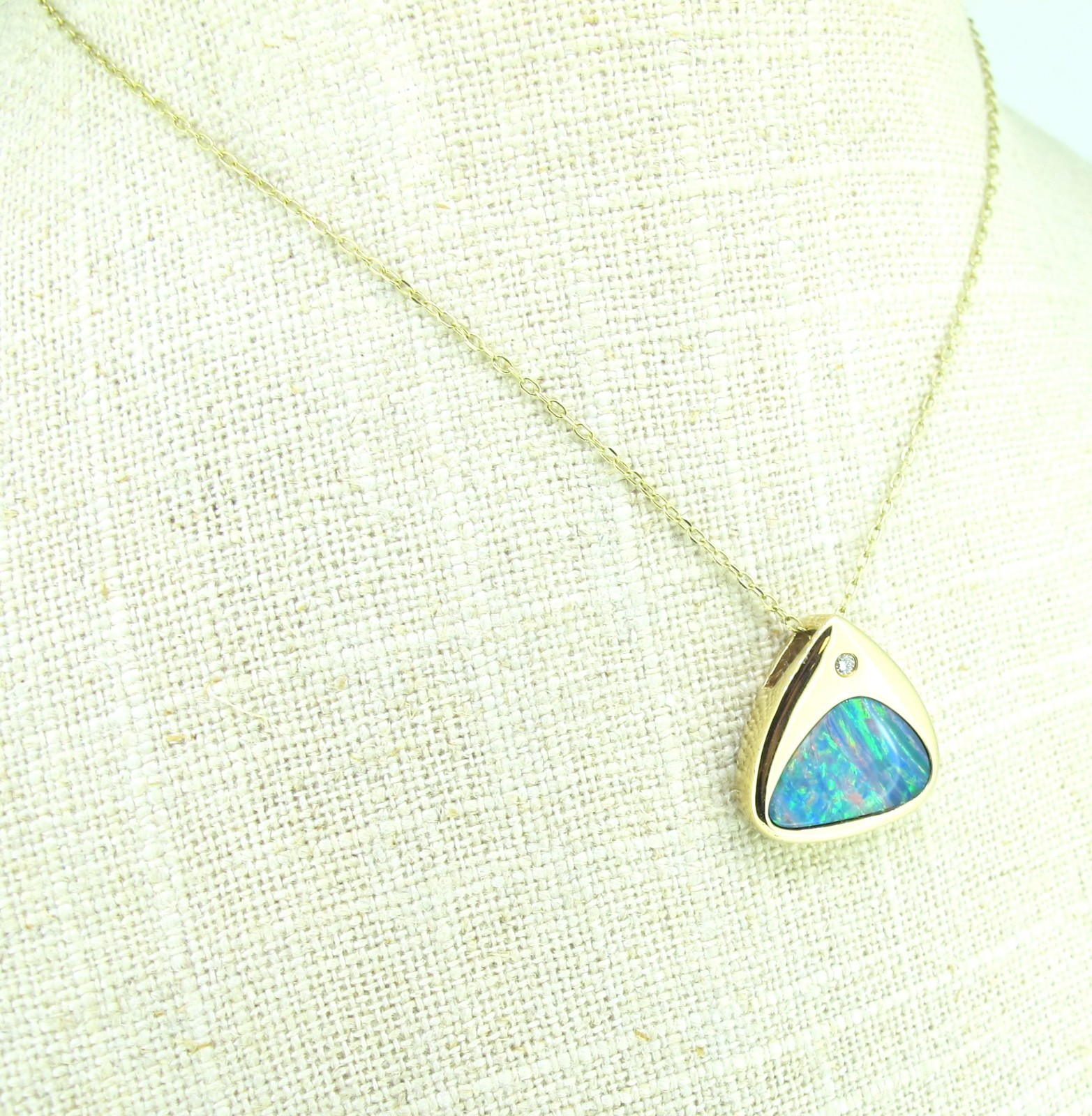 13.7mm x 9.2mm Black Opal 14k Yellow Gold Diamond Pendant Chain Necklace 20”