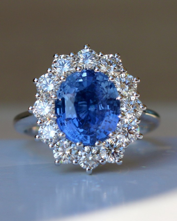 Oval 6.70 Ct Natural Blue Sapphire Diamonds Wedding Ring Solid 14K White Gold