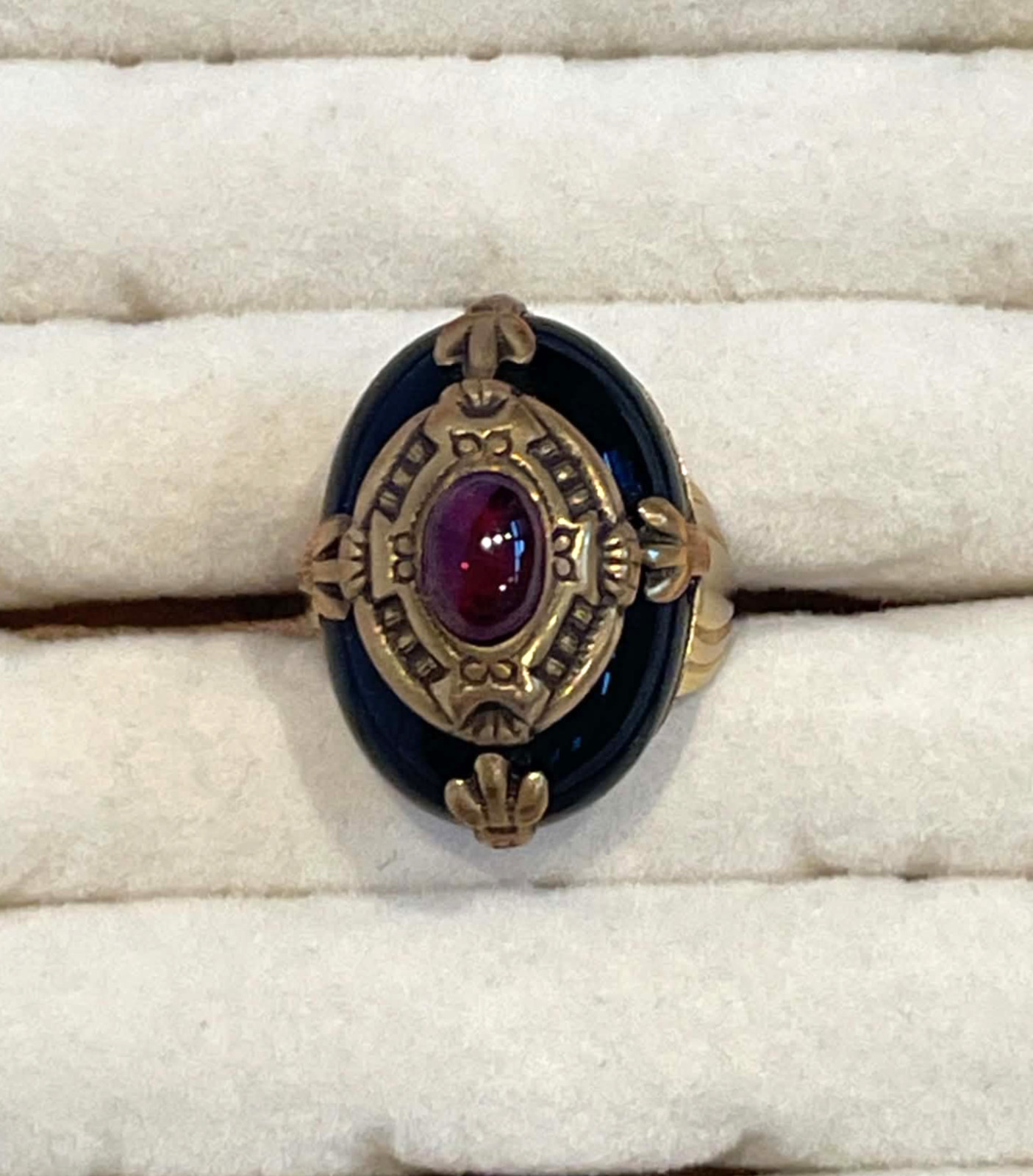 Vintage Etruscan Revival Gold Ring Carnelian Cabochon Mediterranean Style Size 6