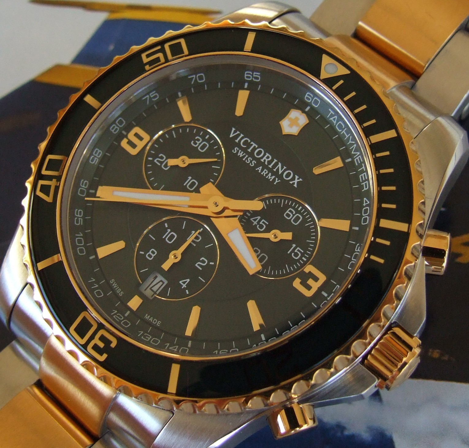 VictorINOX SWISS ARMY~MAVERICK GS GREEN/GOLD CHRONOGRAPH~Ratchet Bezel~43mm~LNEW
