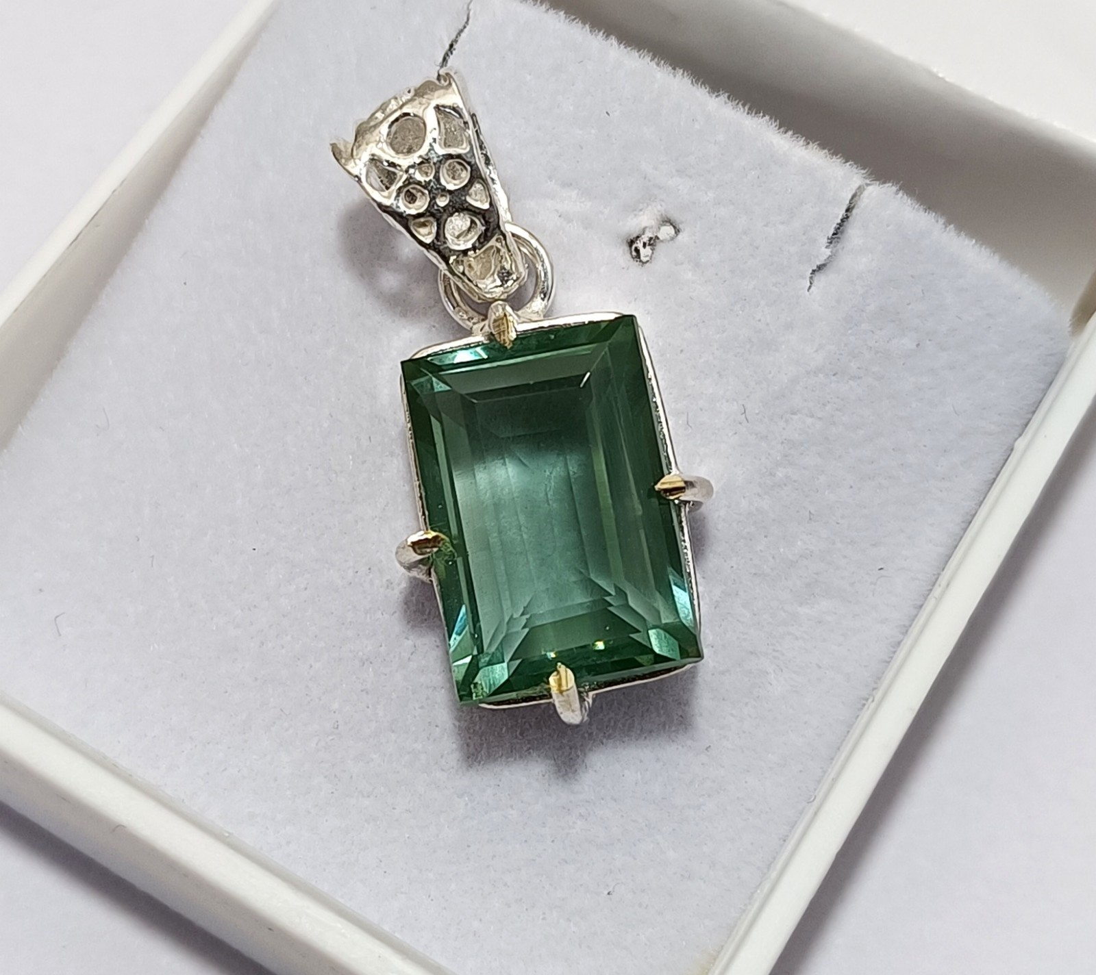 Certified 28.5 Ct Natural Tourmaline Green 925 Silver Pendant Loose Gemstone