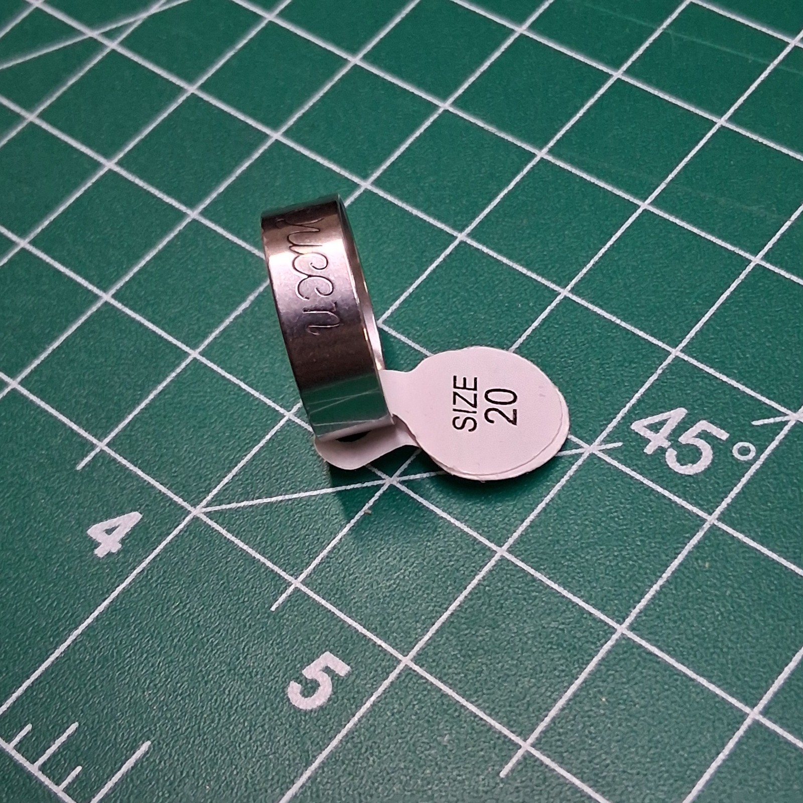 Polished Stainless Steel Size 9.5 Heart Stamped Laser Cut Queen Band Ring