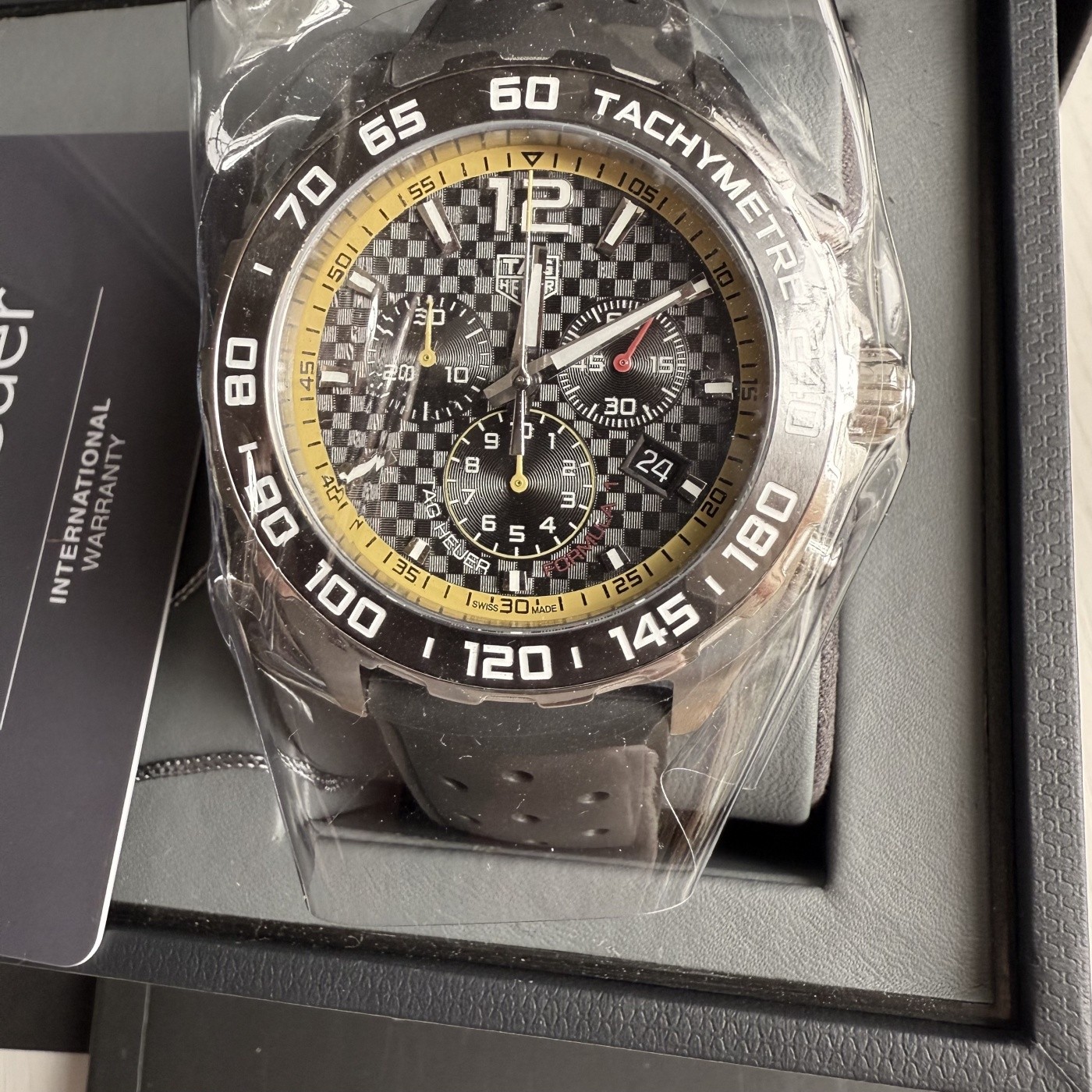 TAGHeuer Formula 1 QUARTZ Chronograph 43 Men’s Watch CAZ101AC RUBBER IN BOX