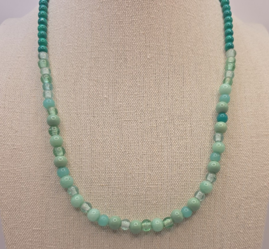 Beaded Necklace Green Solid and Semi-Transparent