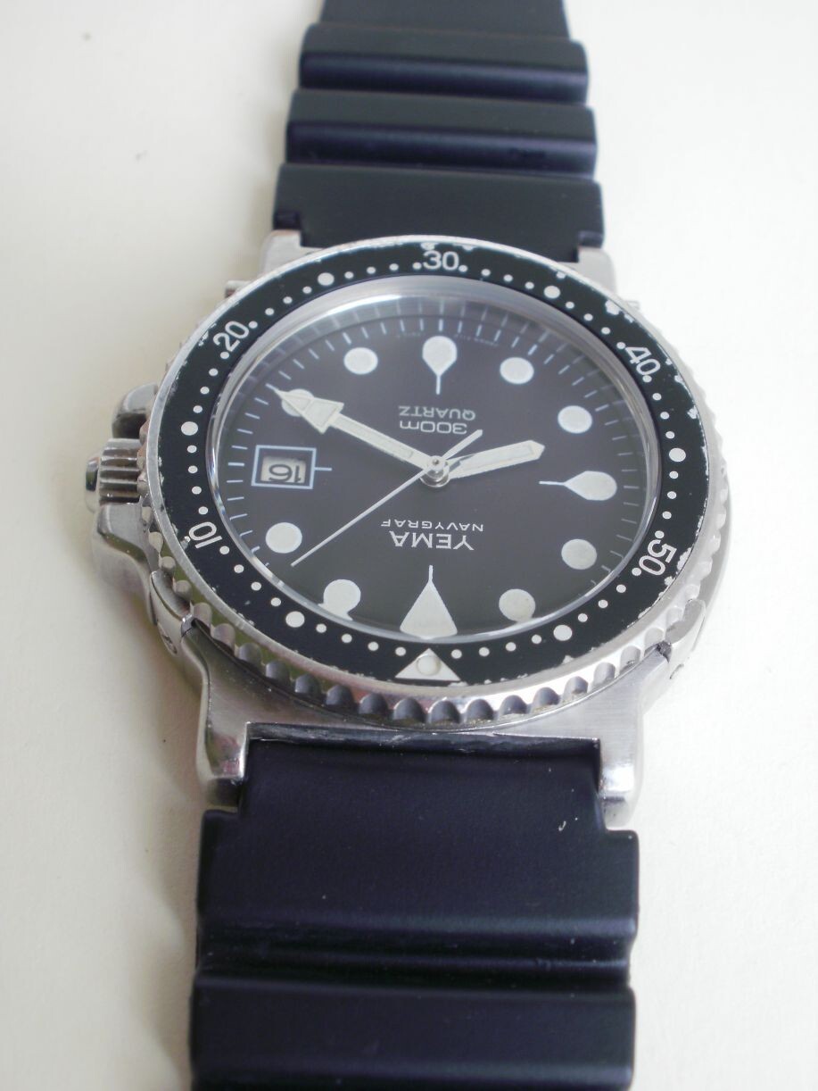 Yema Navygraf 300m. men’s ref.T9 043 6 original diver quartz vintage wrist watch