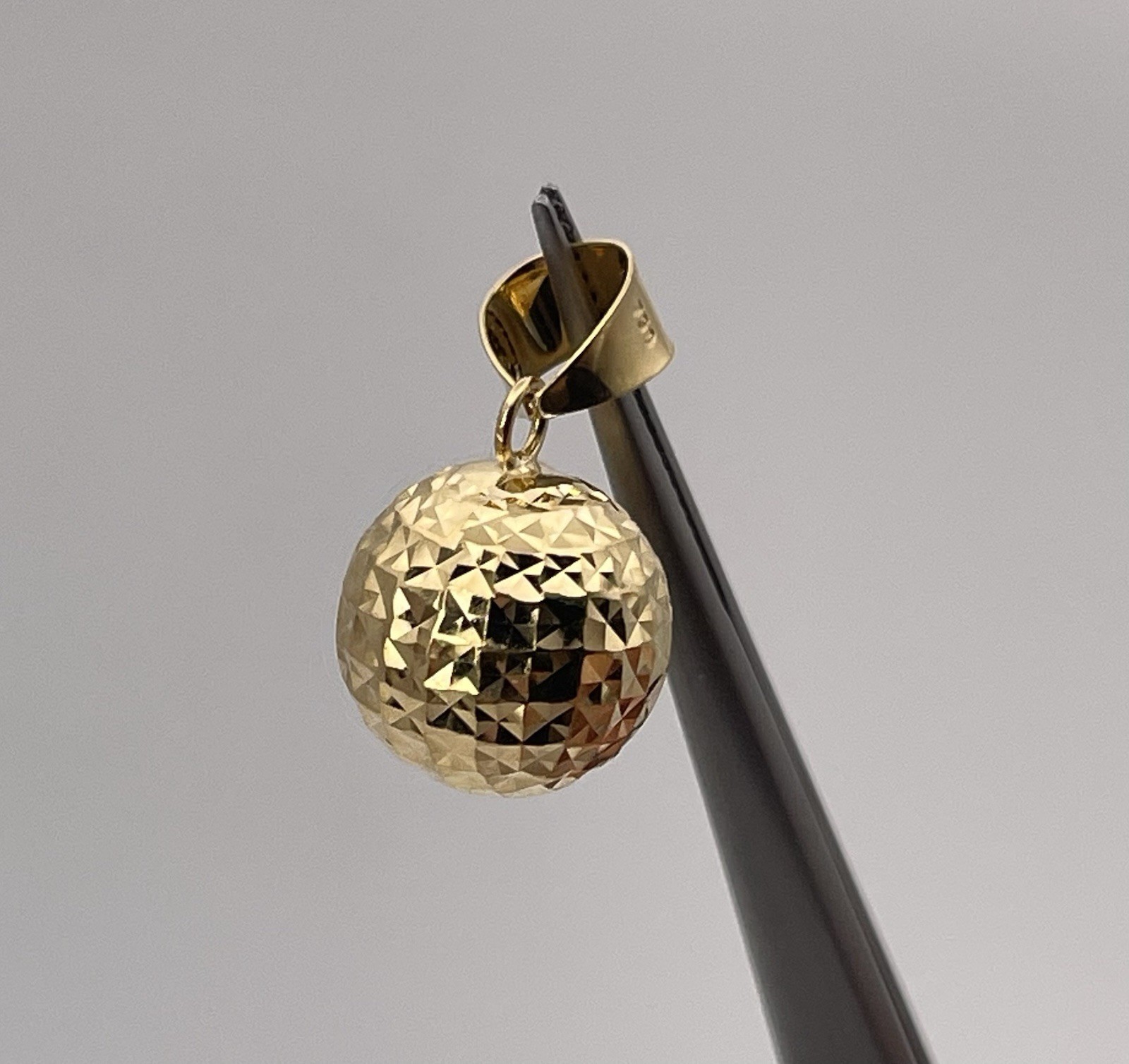18k Yellow Gold Diamond Cut Disco Ball Pendant charm 1.20g