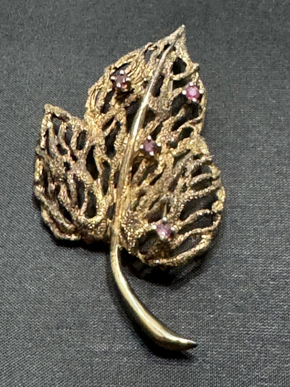 F-083 Vtg Les Bernard Sterling Silver Gold-Wash Brooch Leaf Design Topaz?